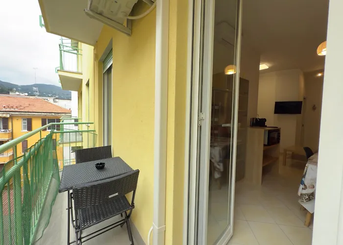 Lejlighed 5 Minutes From The Sea, Relaxation And Comfort Alassio